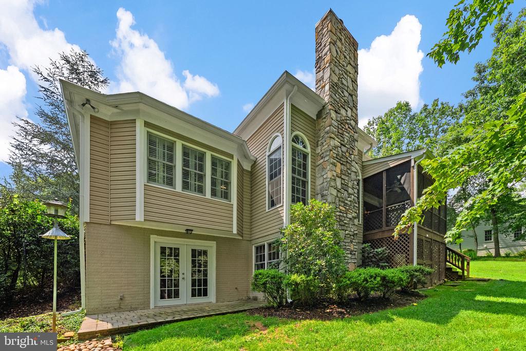 3562 SOUTHAMPTON DRIVE