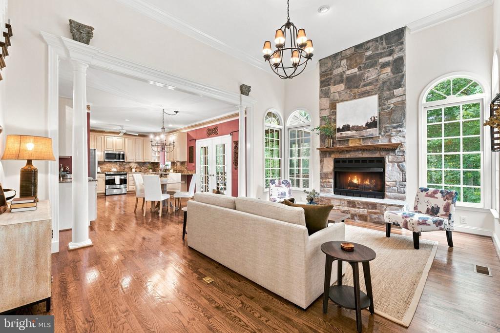 3562 SOUTHAMPTON DRIVE
