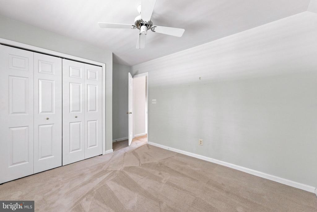 3562 SOUTHAMPTON DRIVE