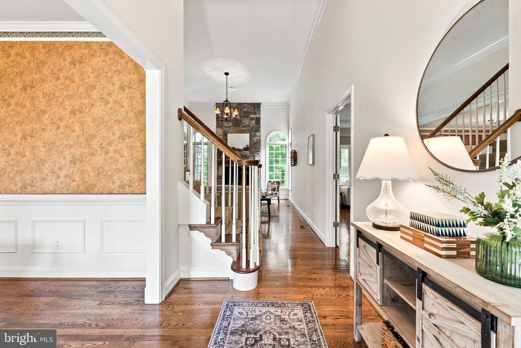 3562 SOUTHAMPTON DRIVE