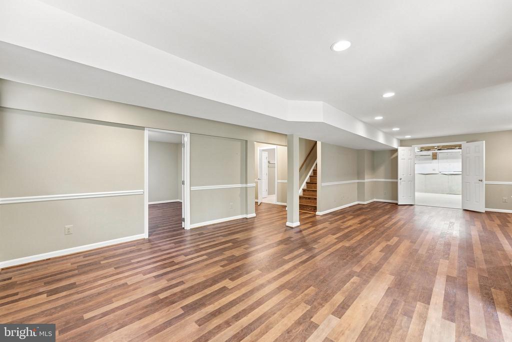 3562 SOUTHAMPTON DRIVE