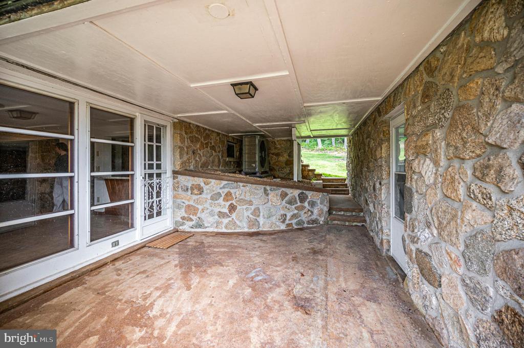 6146 DUNCAN TRAIL