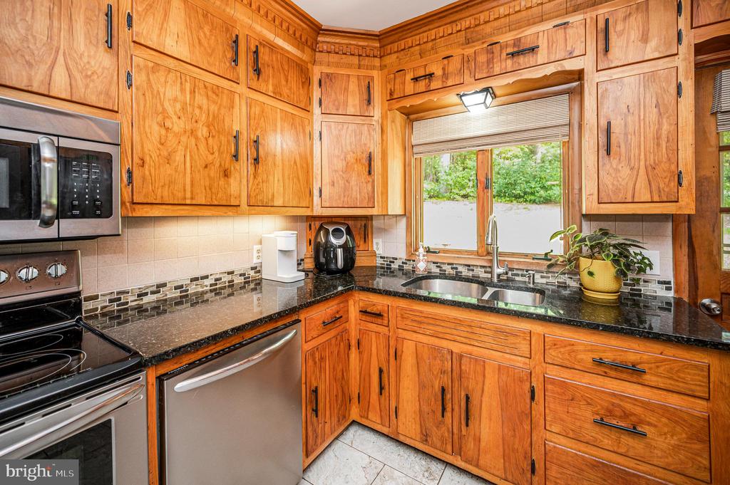 6146 DUNCAN TRAIL