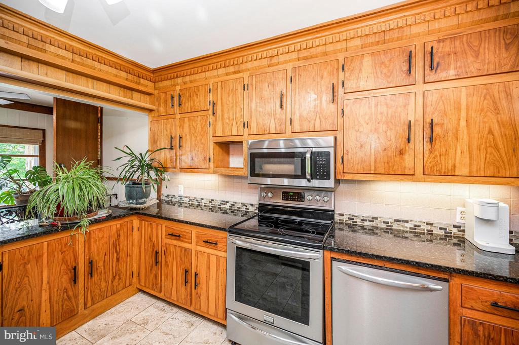 6146 DUNCAN TRAIL