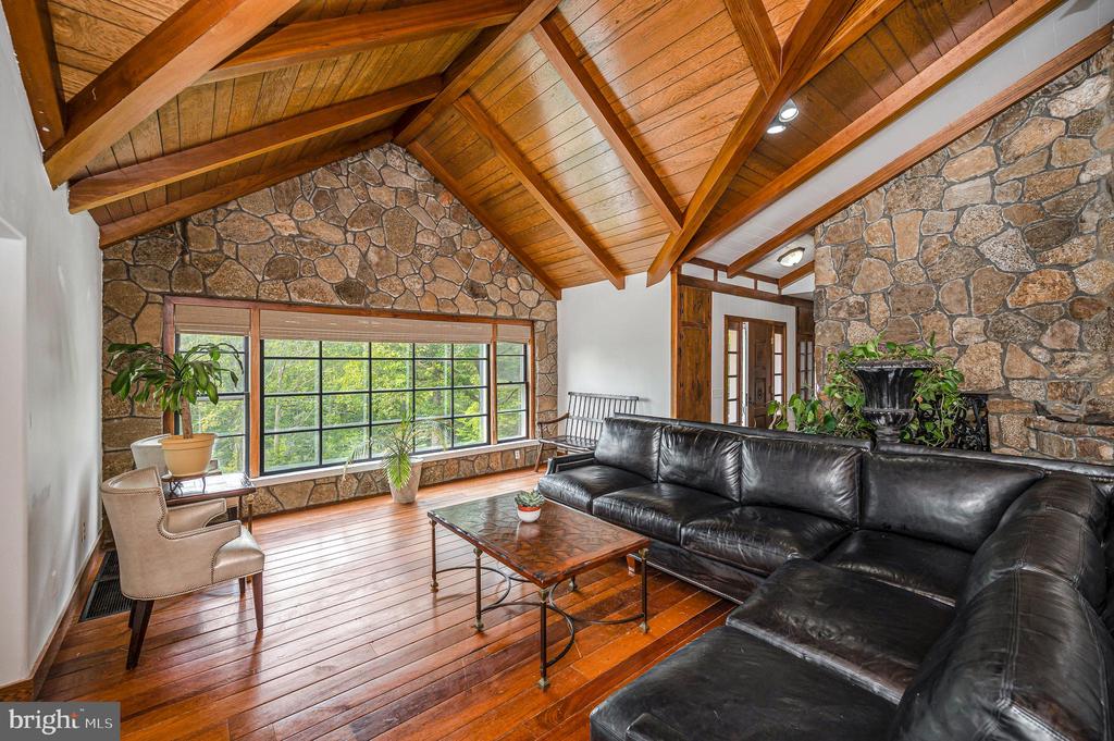 6146 DUNCAN TRAIL