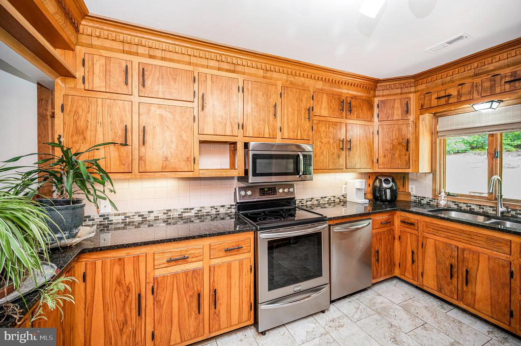 6146 DUNCAN TRAIL