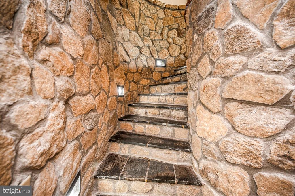 6146 DUNCAN TRAIL