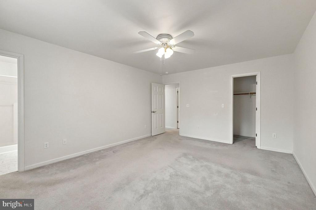 9109 WOODBROOK LANE