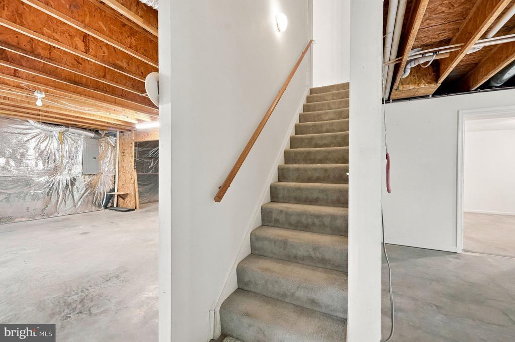 9109 WOODBROOK LANE