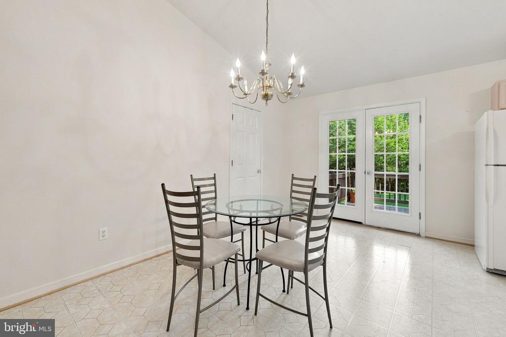 9109 WOODBROOK LANE