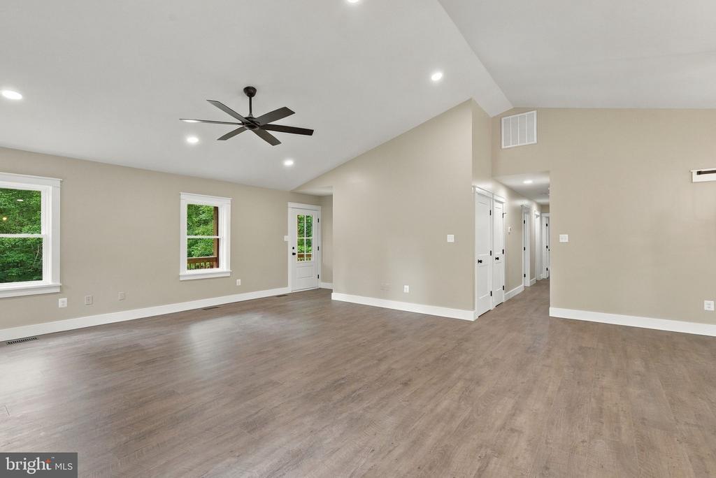 1375 ROSE LANE