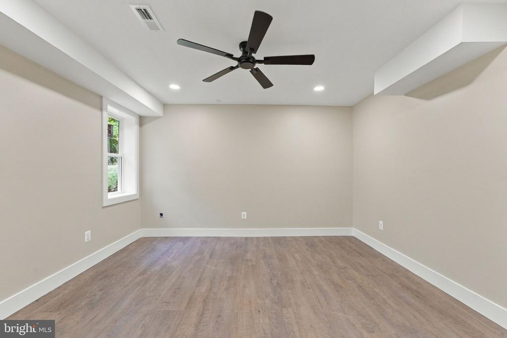 1375 ROSE LANE