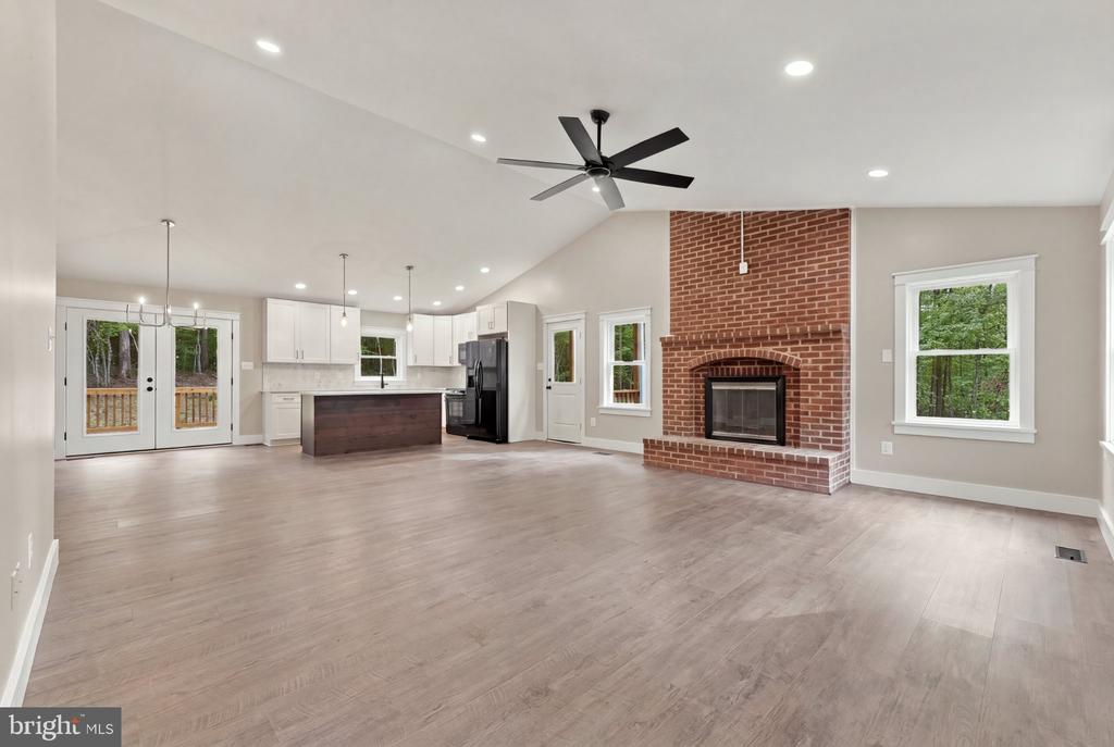 1375 ROSE LANE