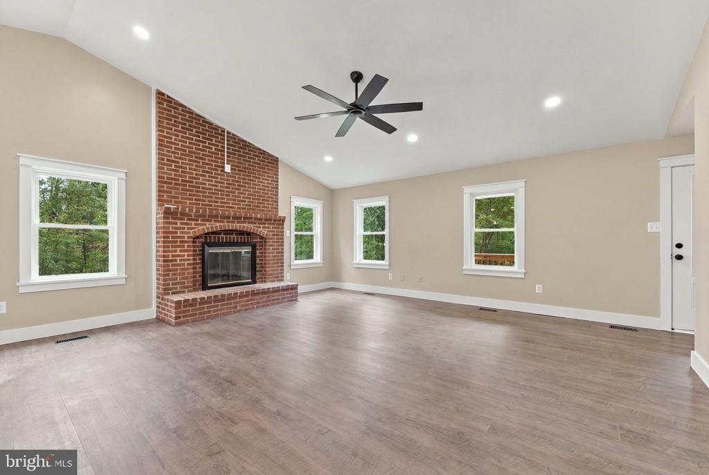 1375 ROSE LANE