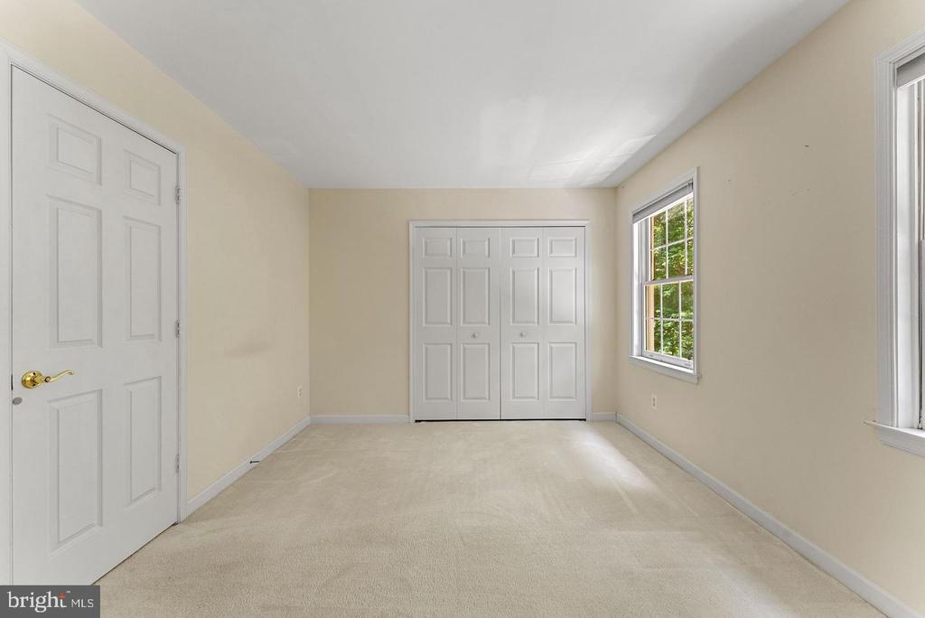 2415 BRIGHTON PLACE
