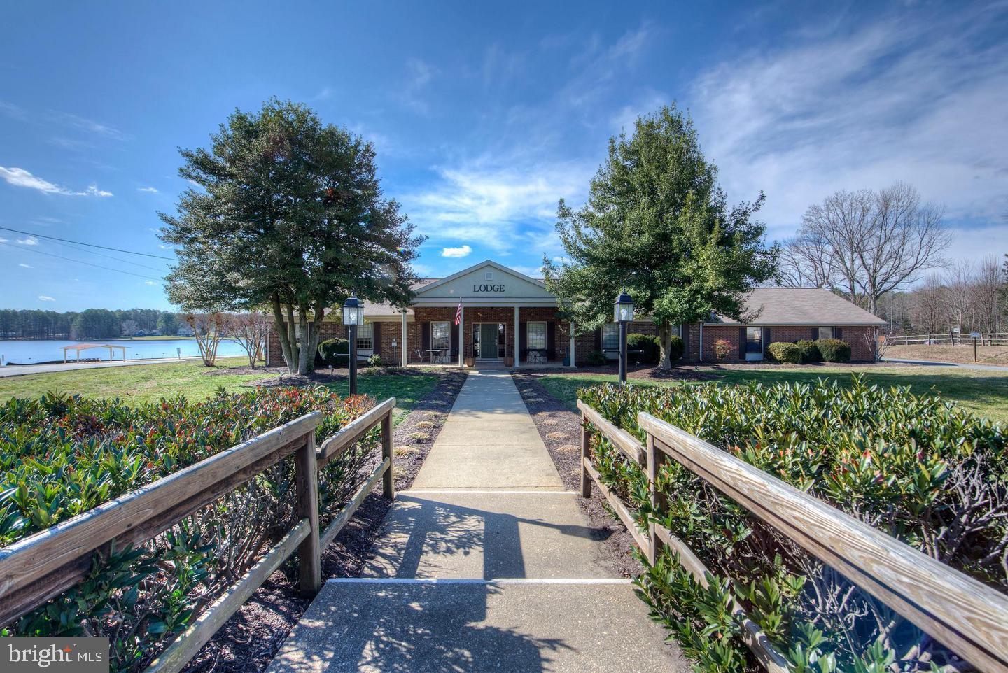 953 Swan LANE