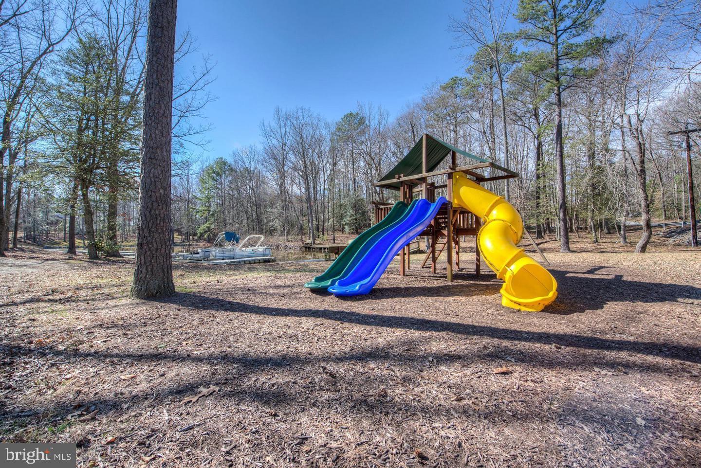 953 Swan LANE