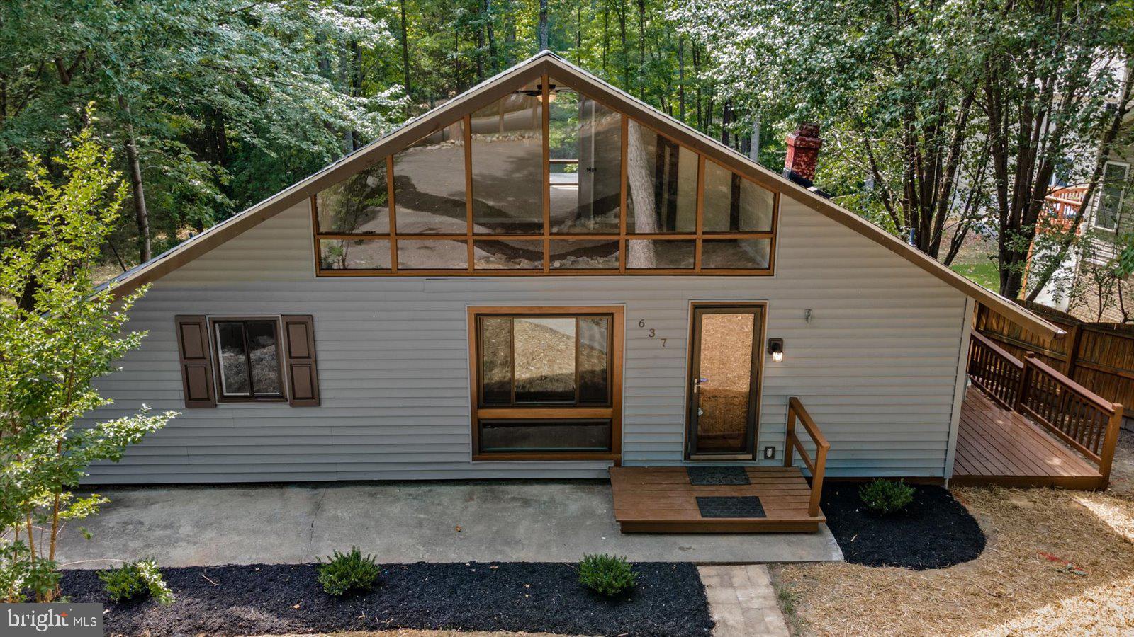 637 Wright Dr