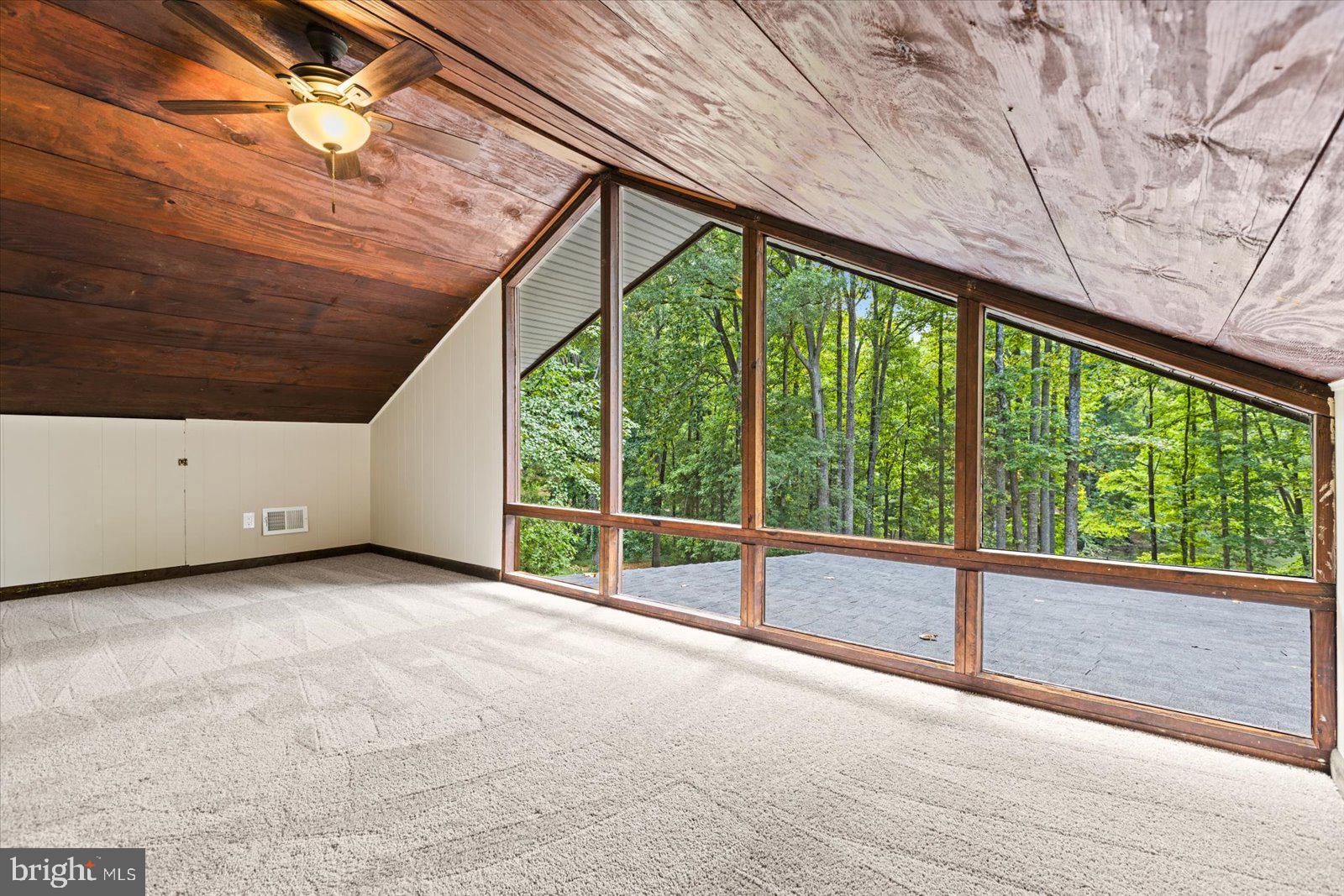 637 Wright Dr