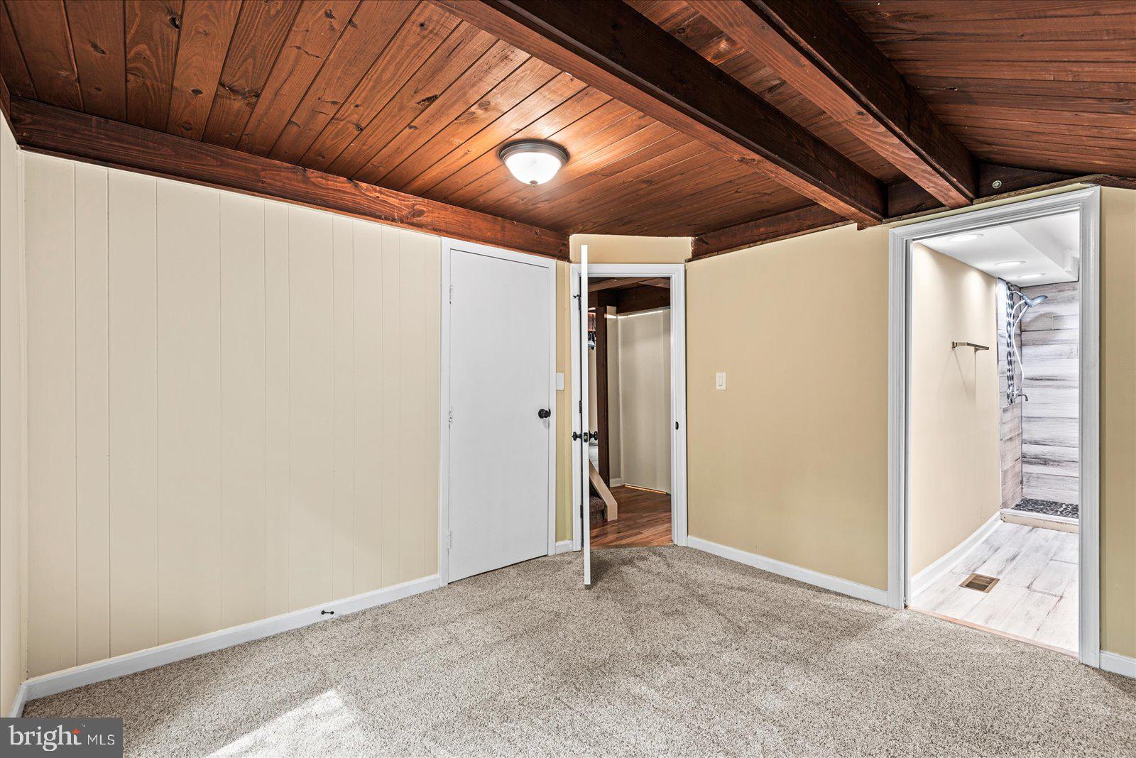 637 Wright Dr