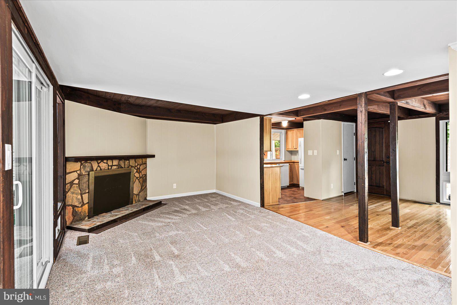 637 Wright Dr