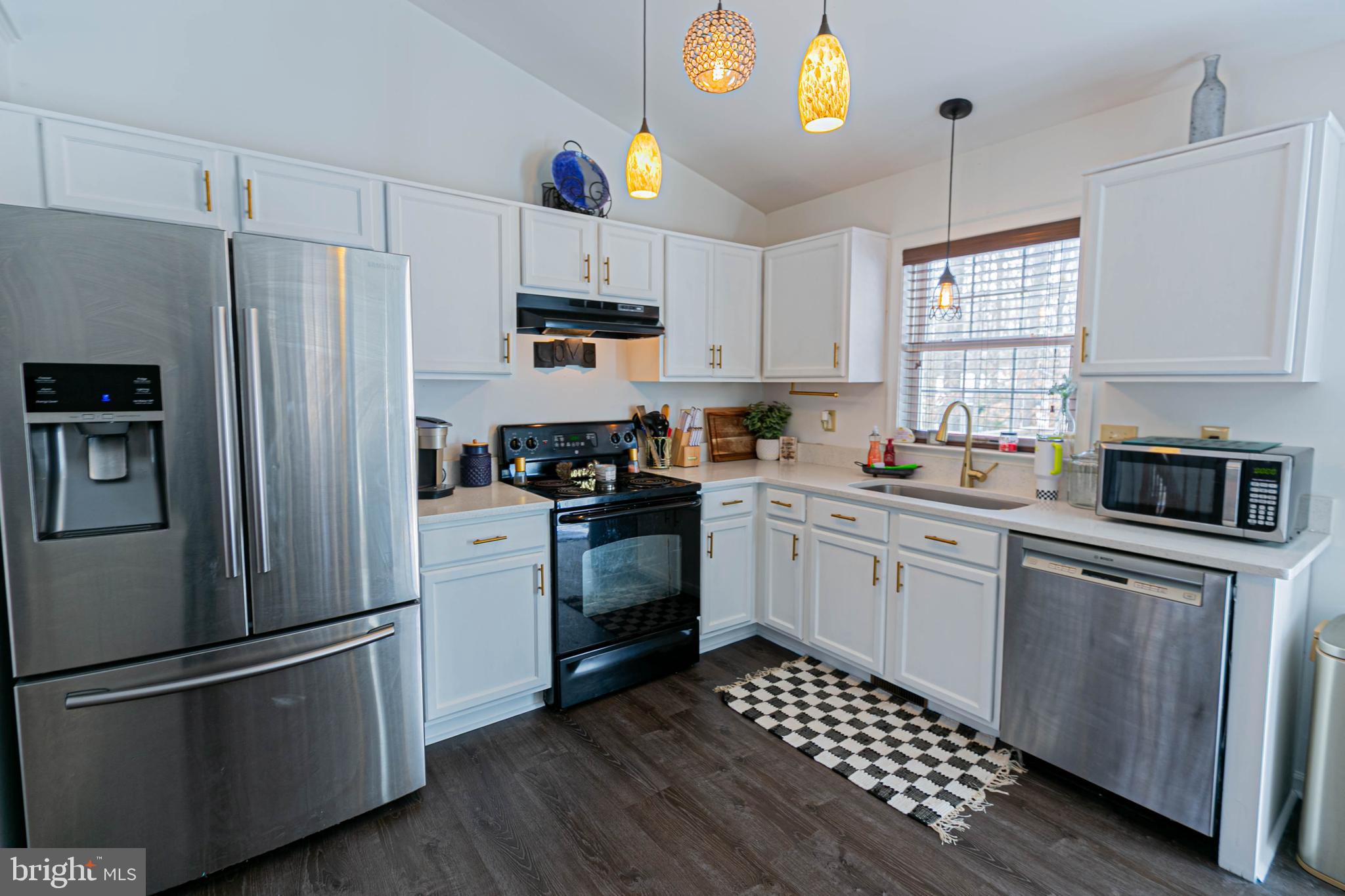 213 Cedar Ridge Dr
