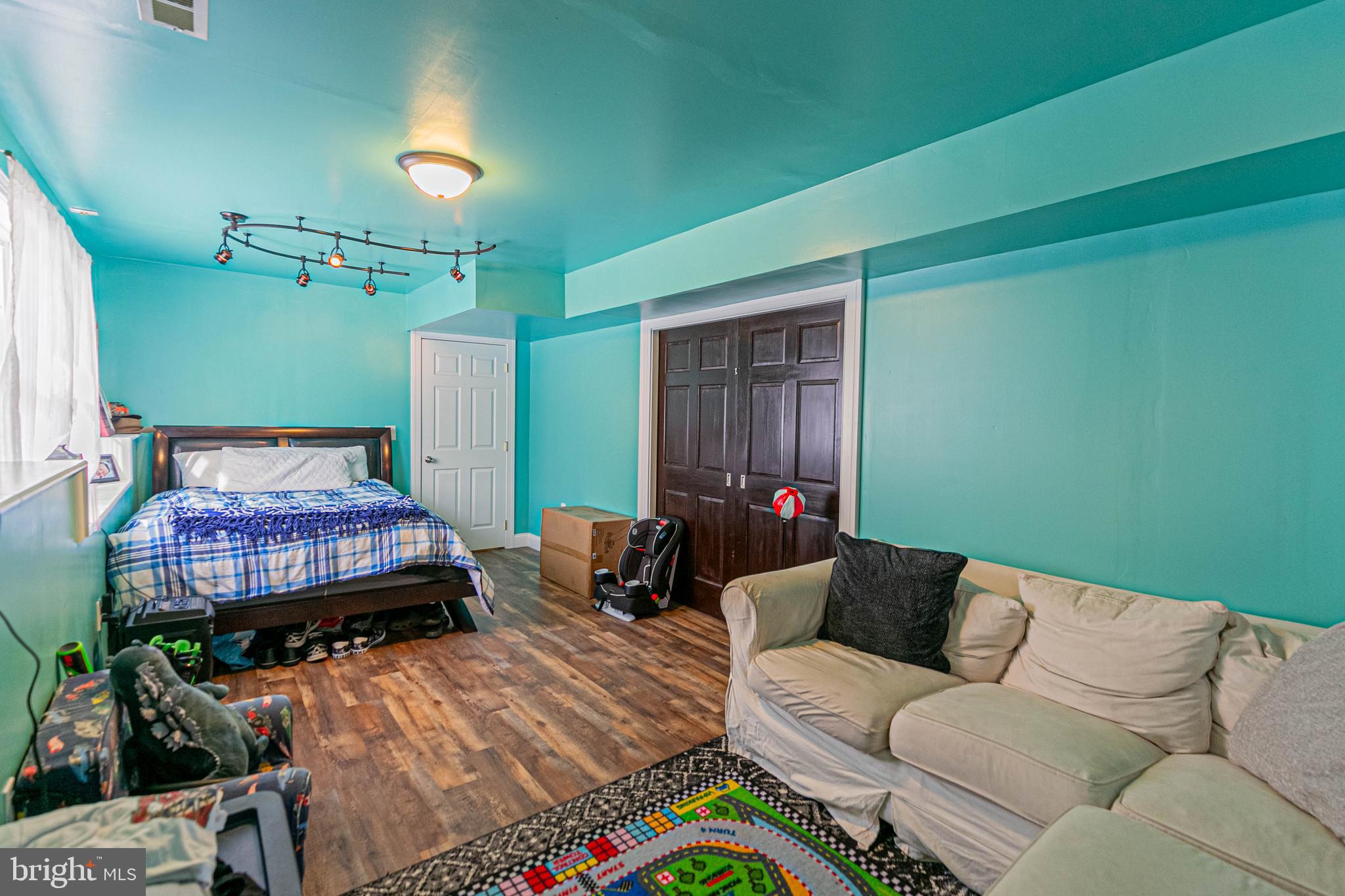 213 Cedar Ridge Dr
