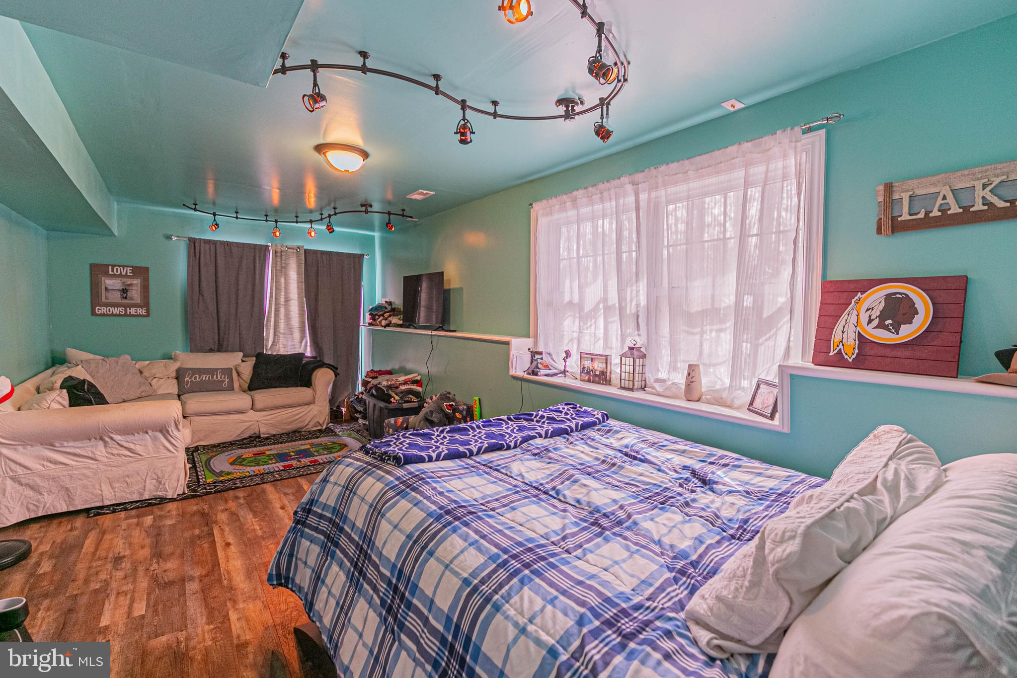 213 Cedar Ridge Dr