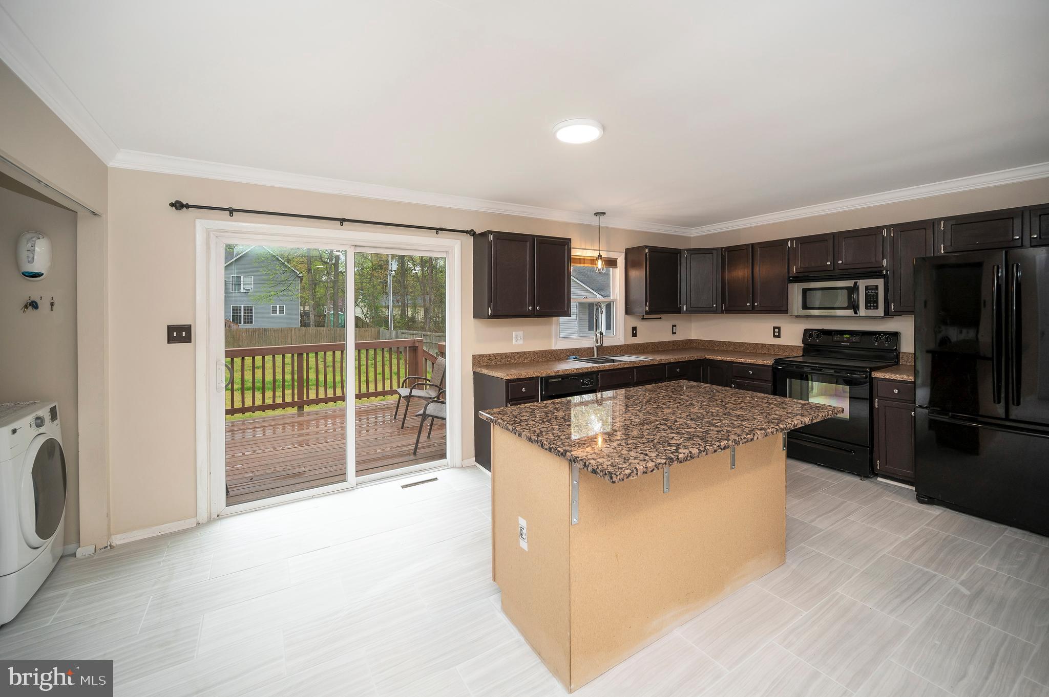 12216 Bunya Ln