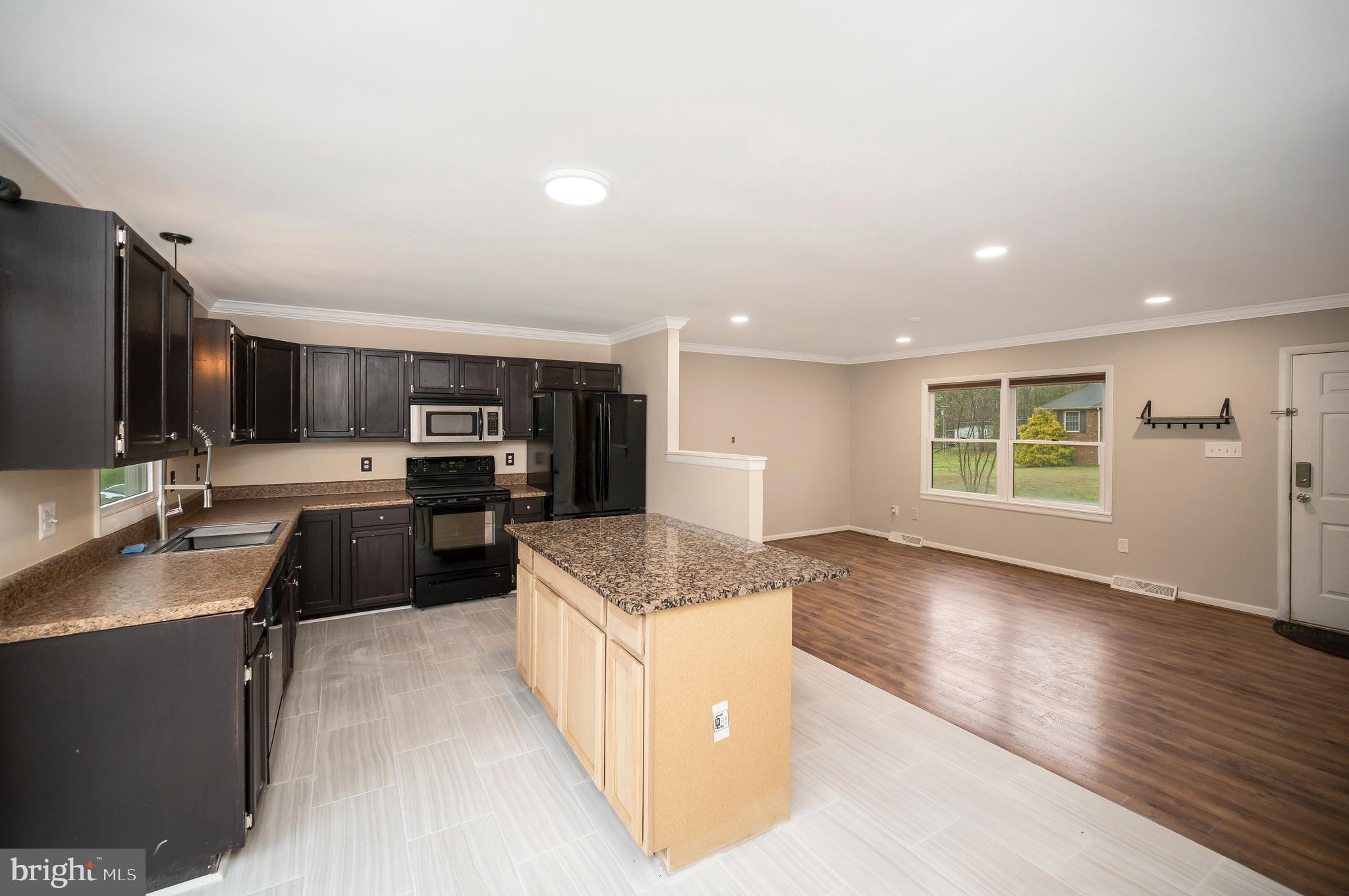 12216 Bunya Ln