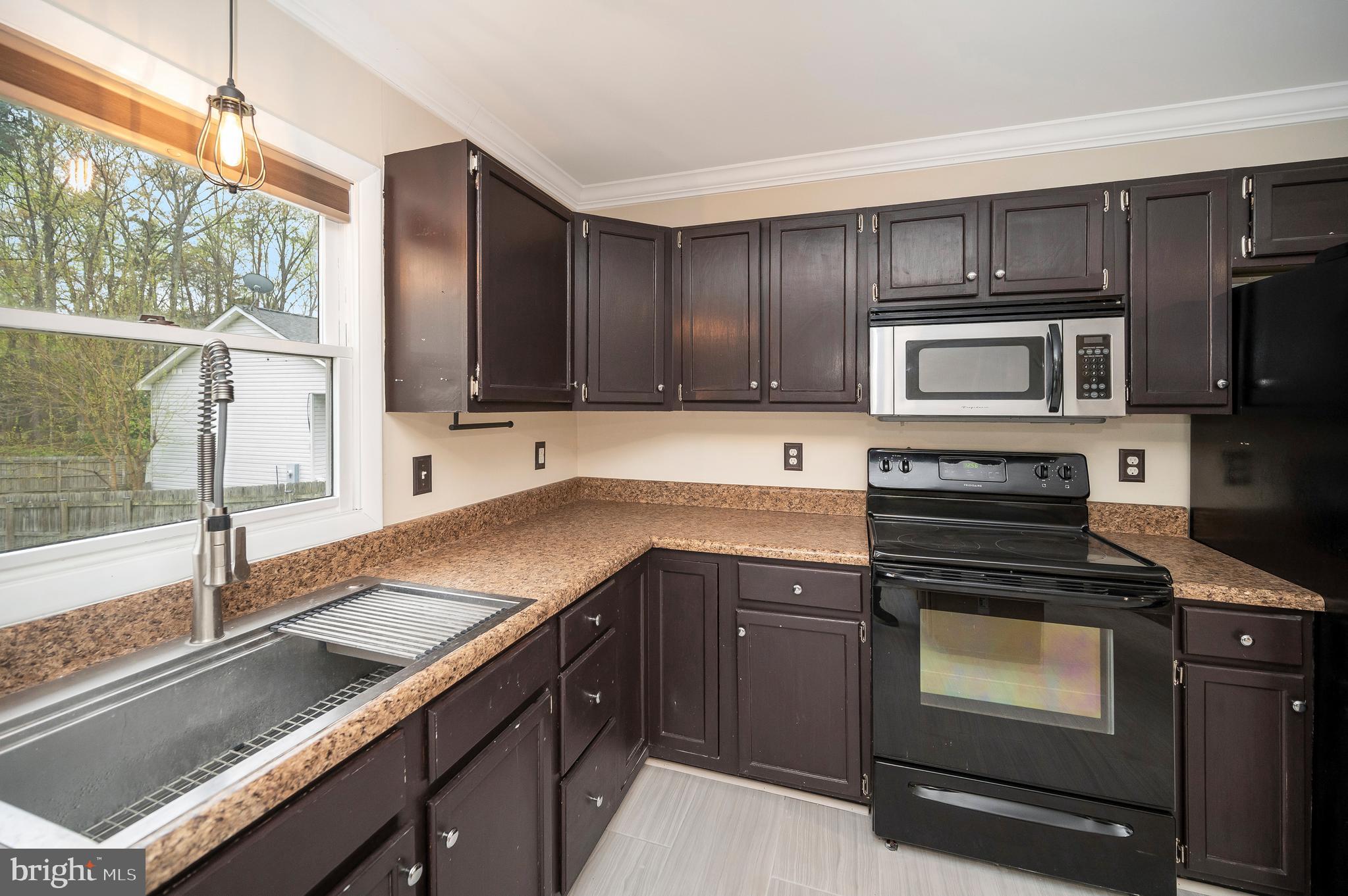 12216 Bunya Ln