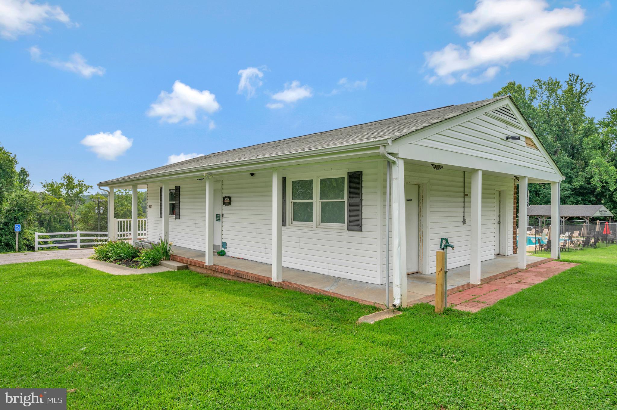 12216 Bunya Ln