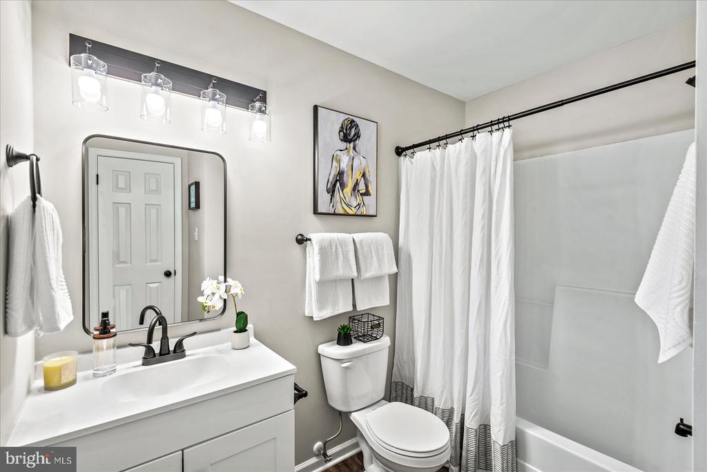 422 Cornwall Dr
