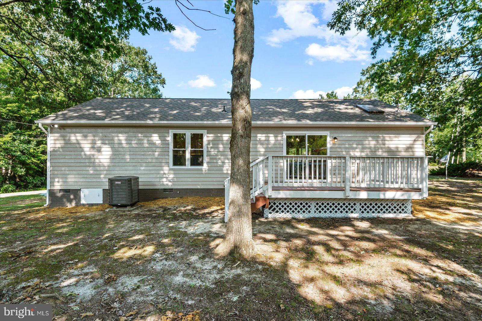 422 Cornwall Dr
