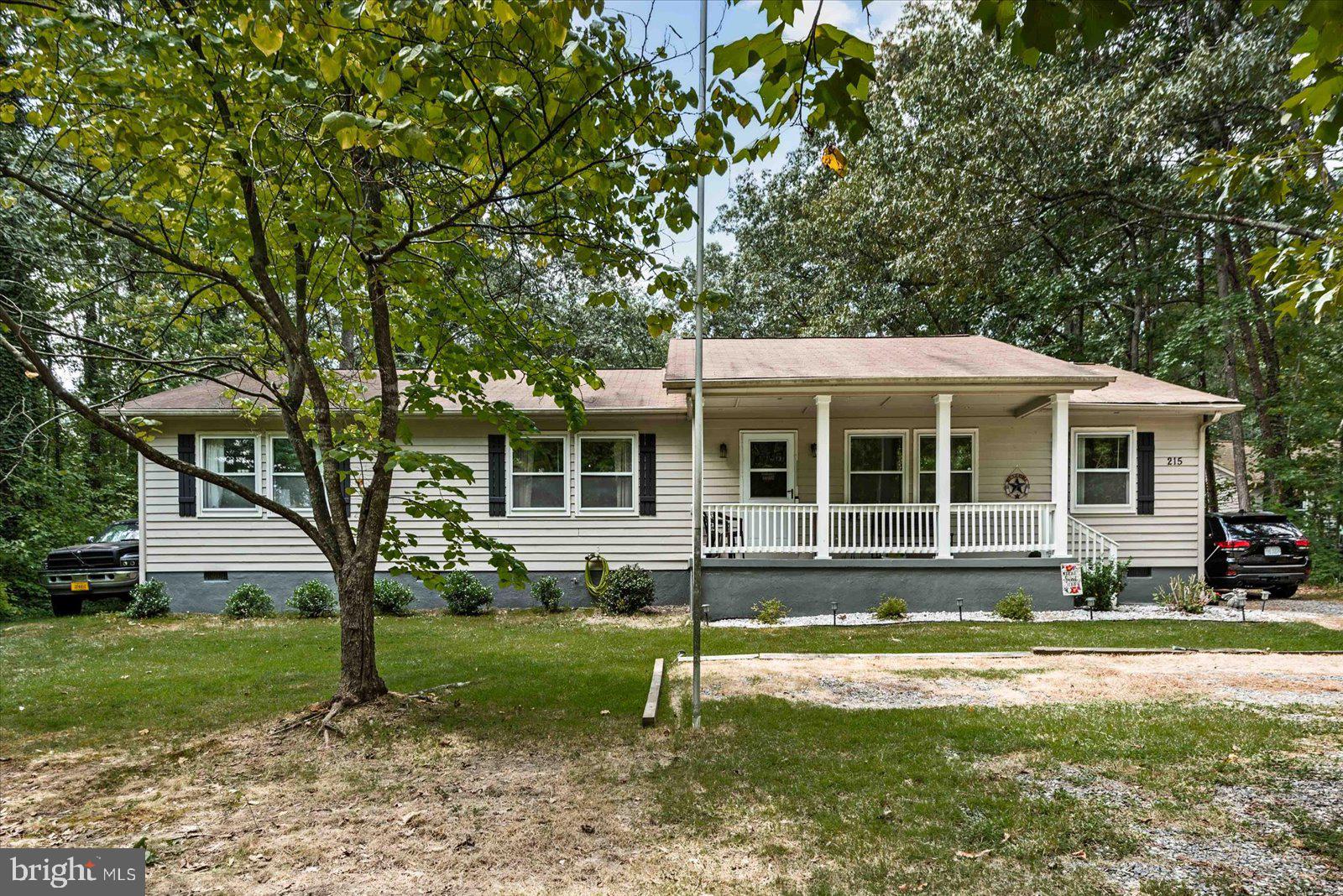 215 Lexington Dr