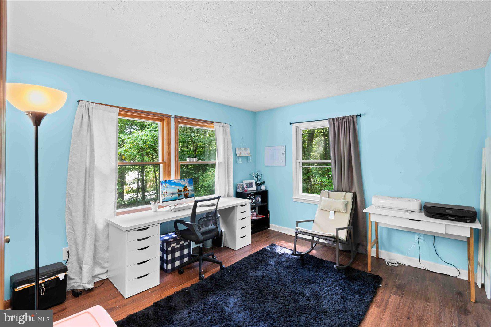 215 Lexington Dr