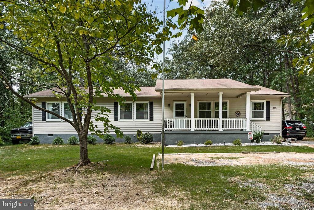 215 Lexington Dr