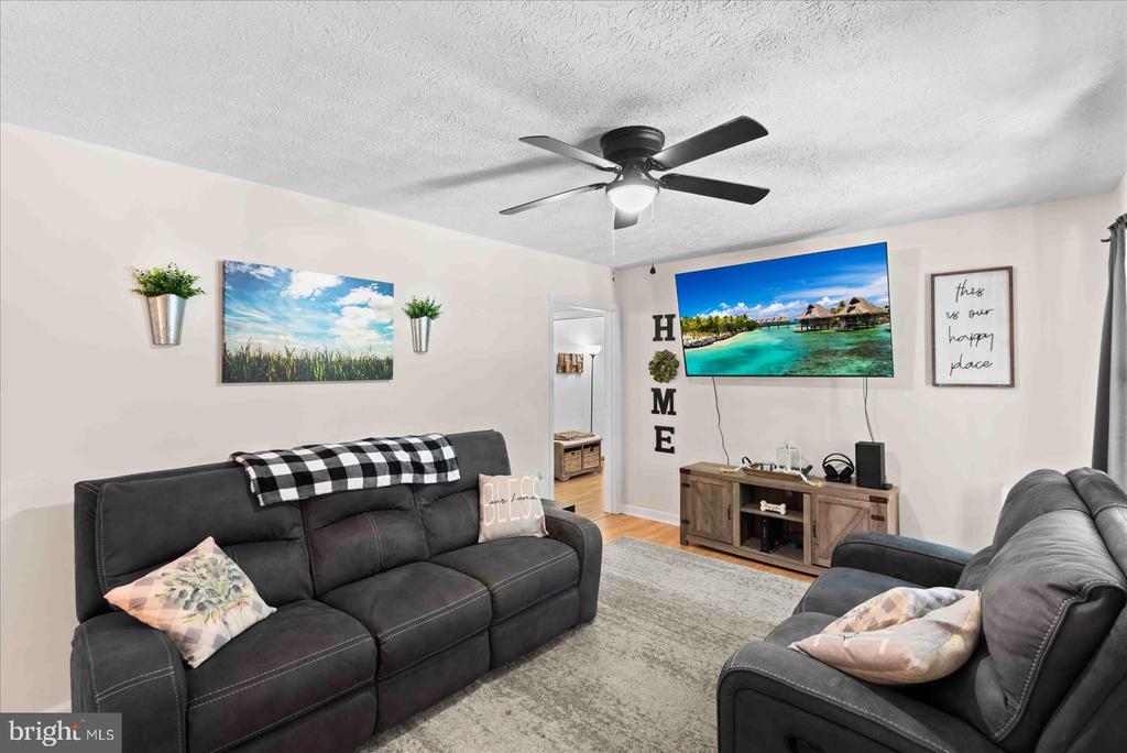 215 Lexington Dr