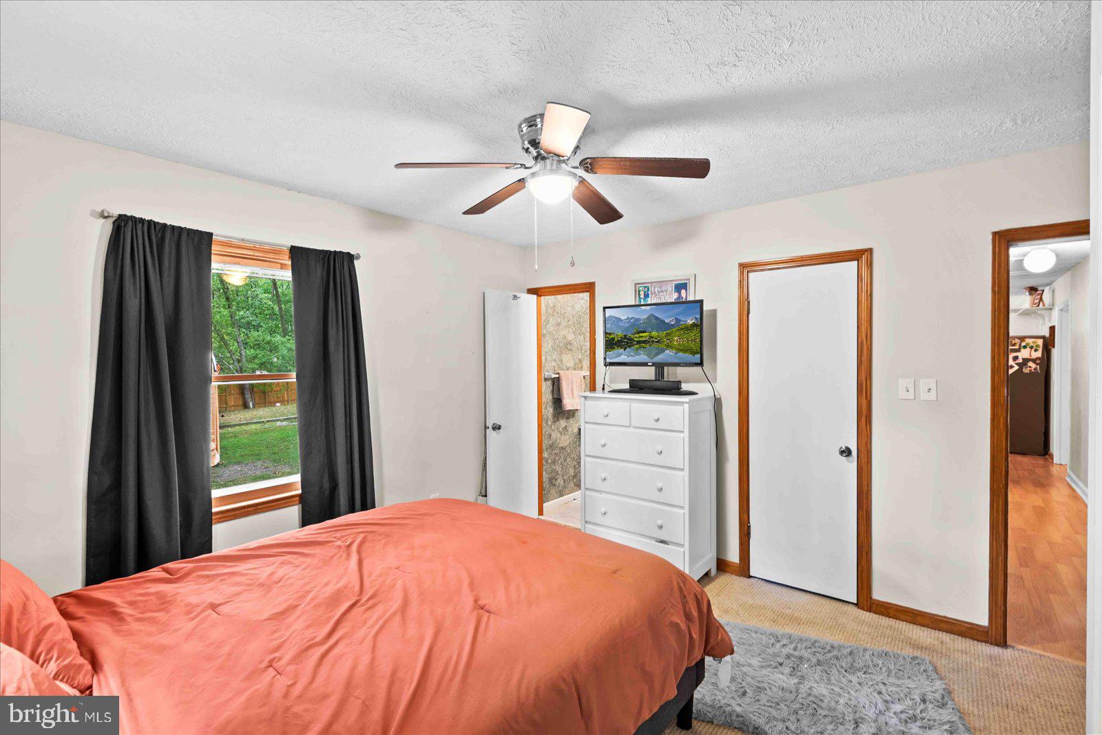 215 Lexington Dr