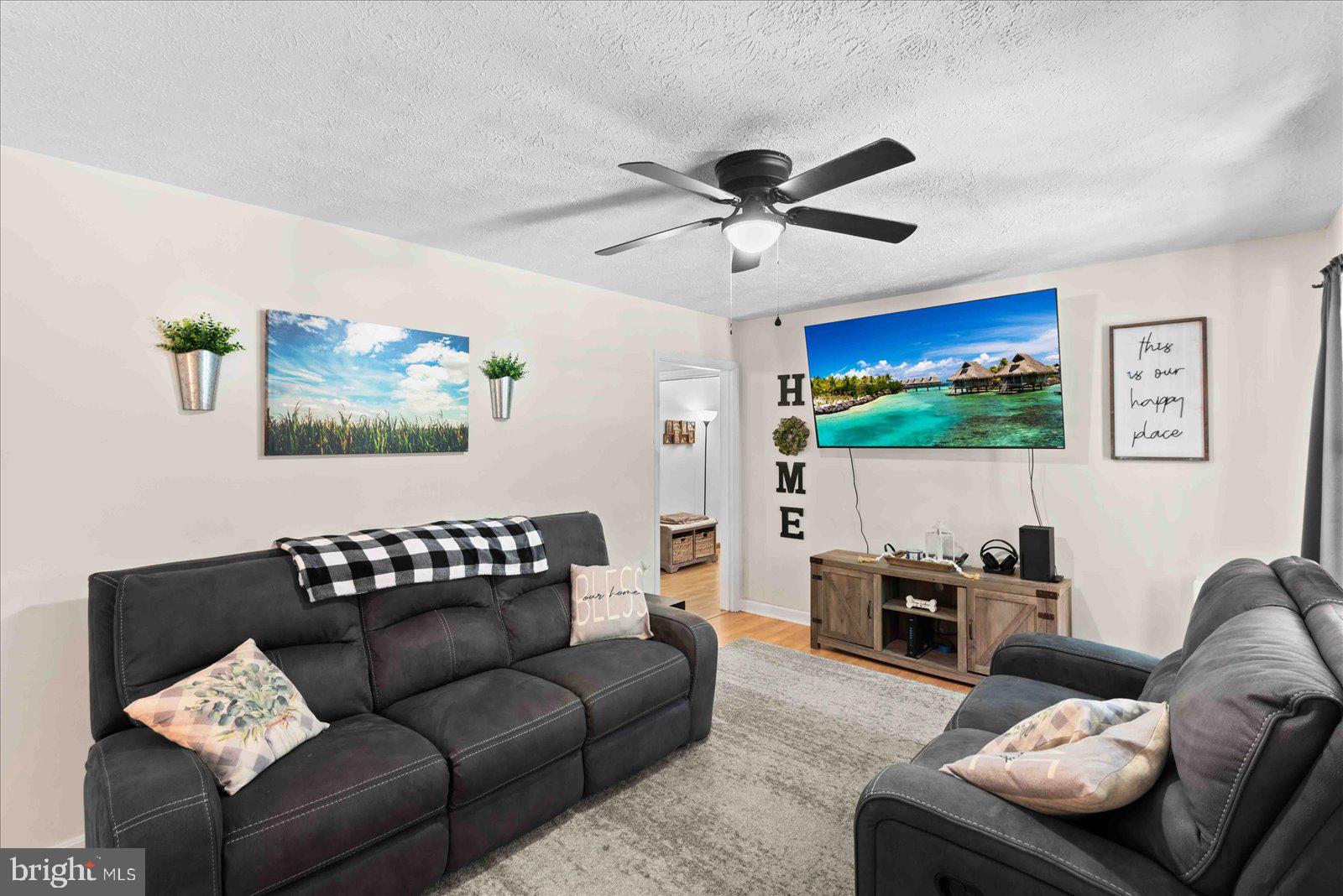 215 Lexington Dr