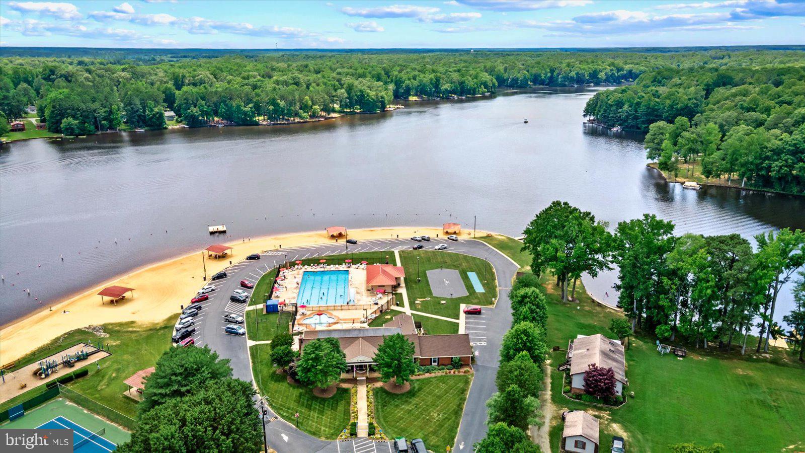 215 Lexington Dr