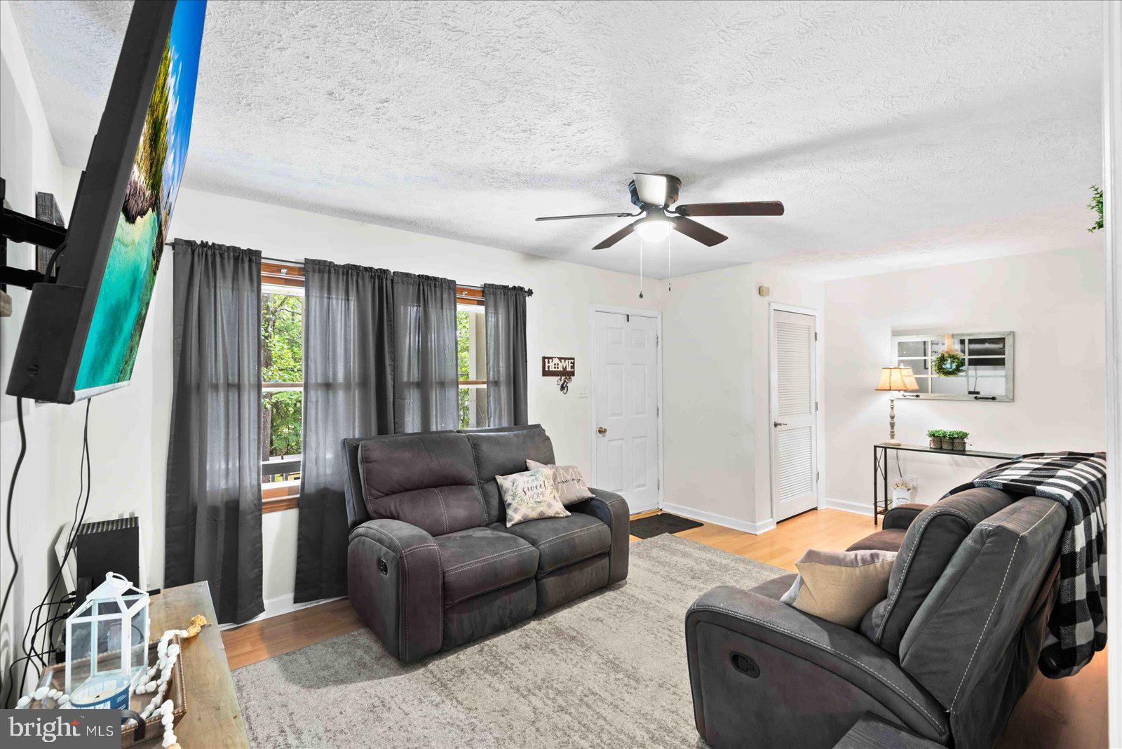 215 Lexington Dr