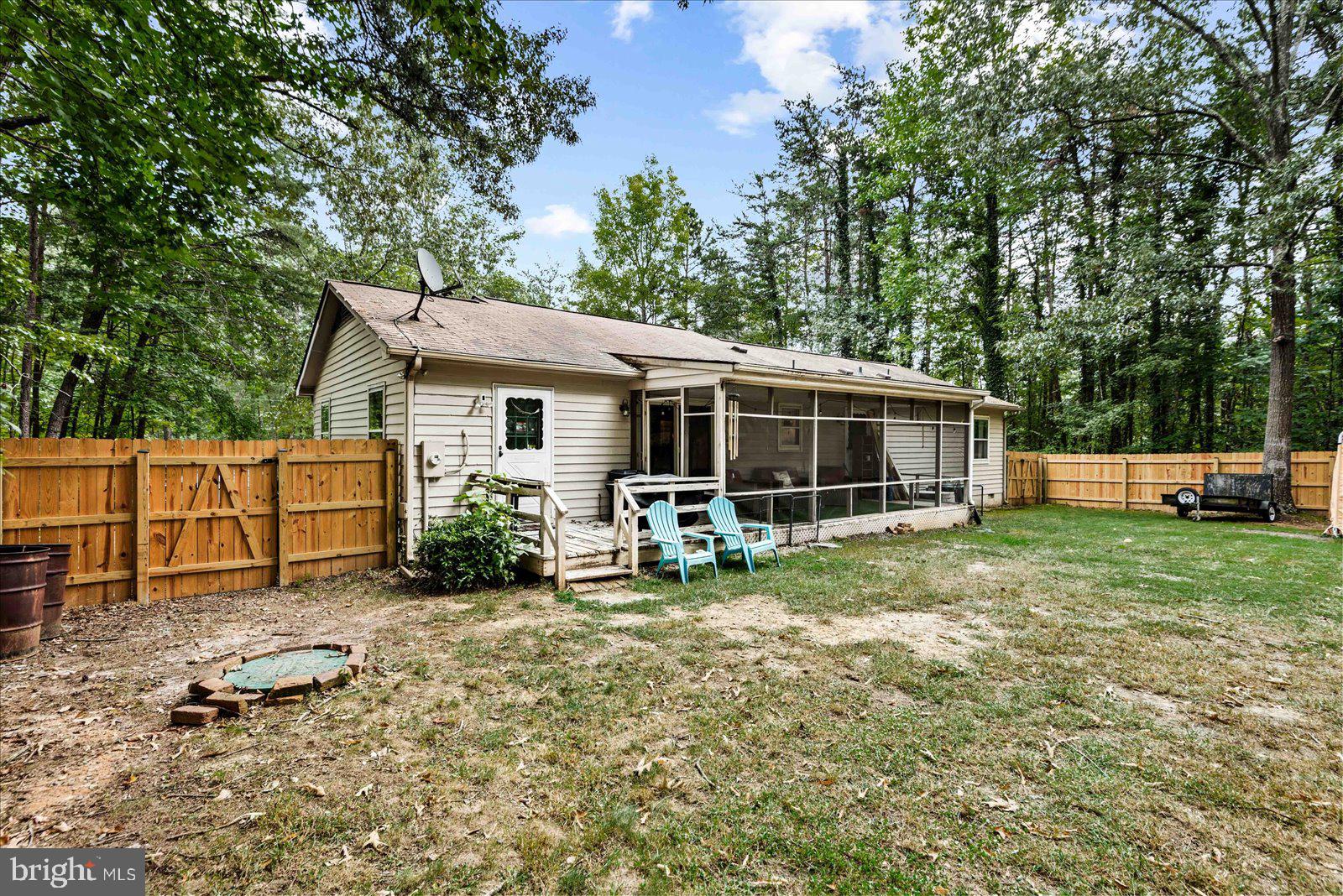 215 Lexington Dr