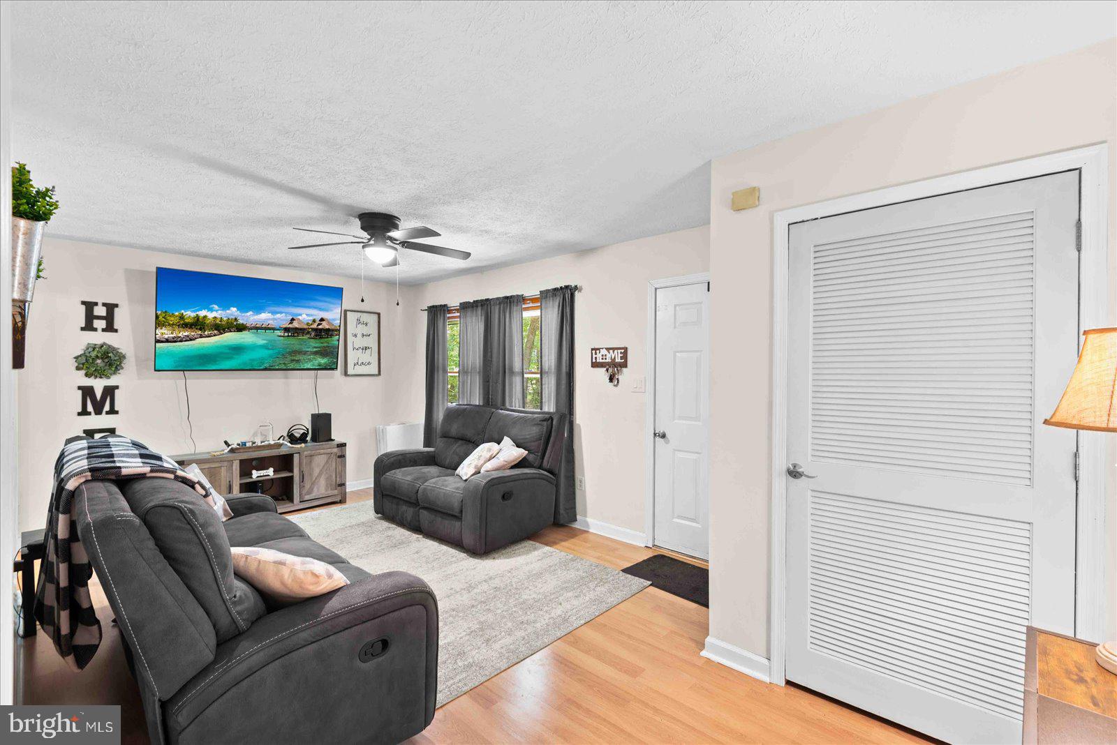 215 Lexington Dr
