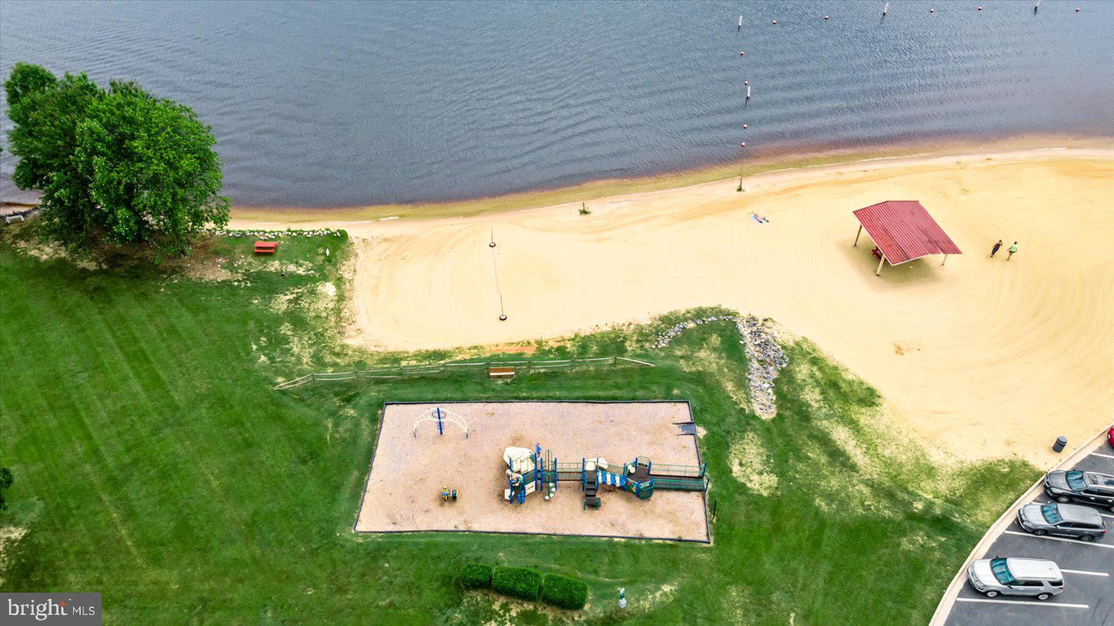 215 Lexington Dr