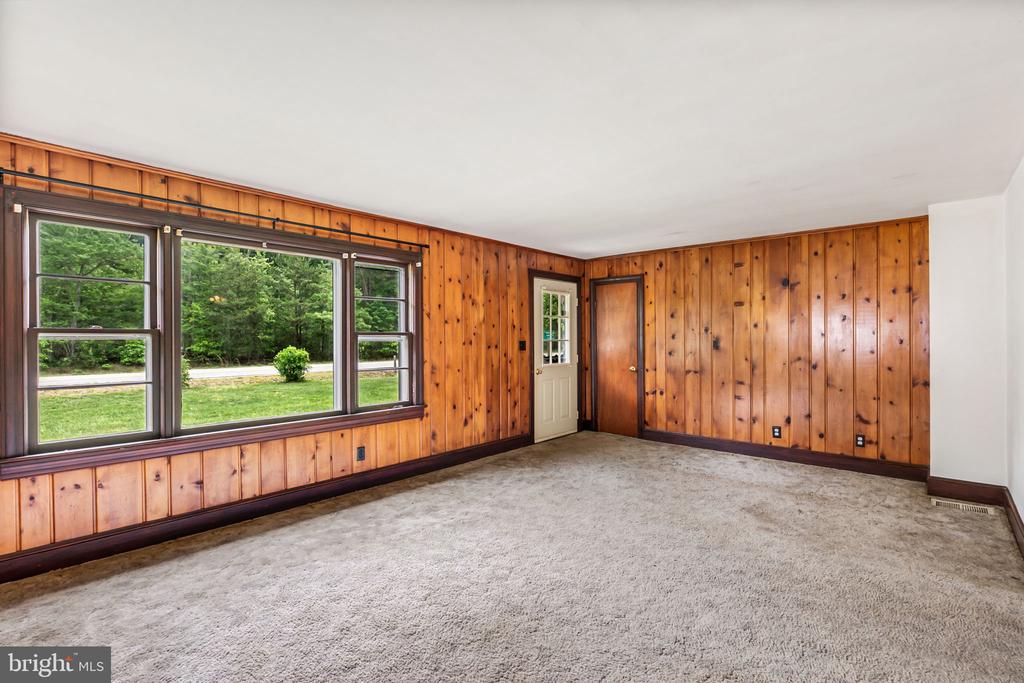 7166 Fredericksburg Tpke