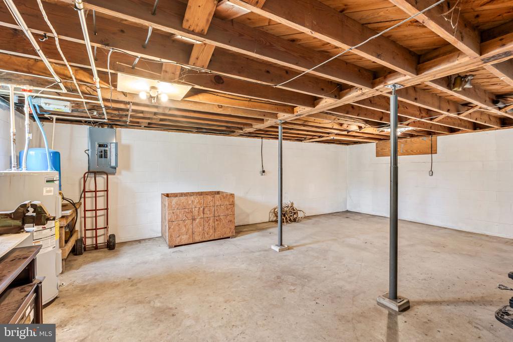 7166 Fredericksburg Tpke