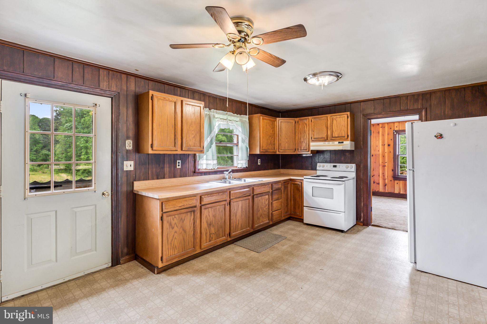 7166 Fredericksburg Tpke
