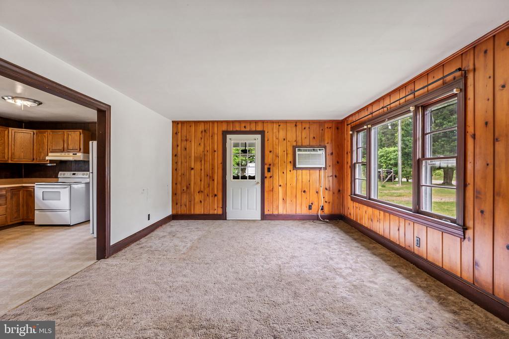7166 Fredericksburg Tpke