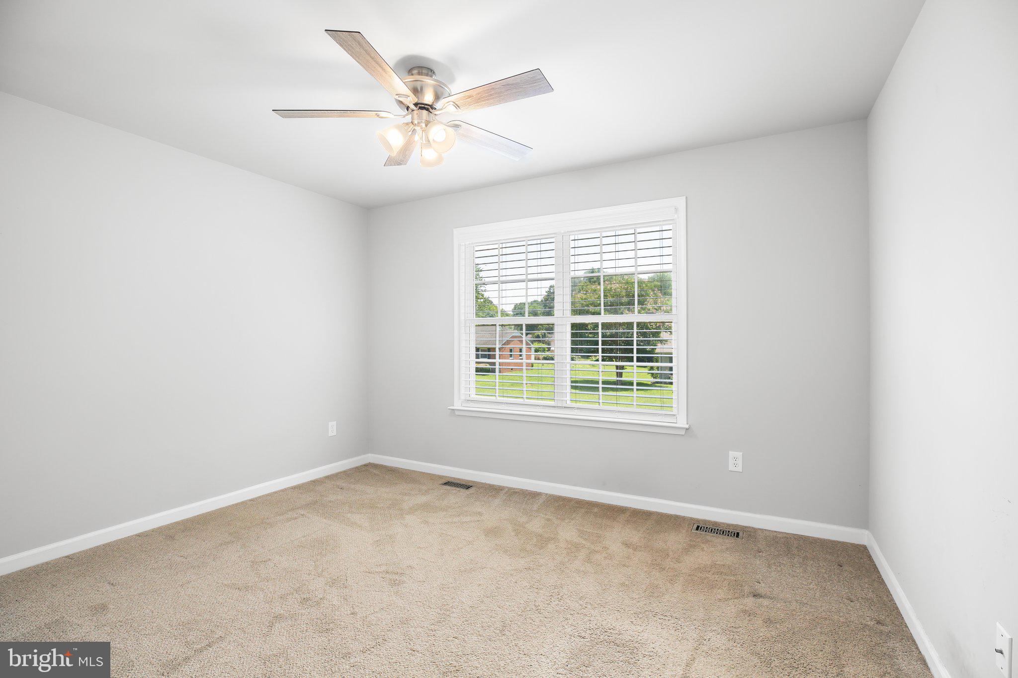 125 Dorsey Ln